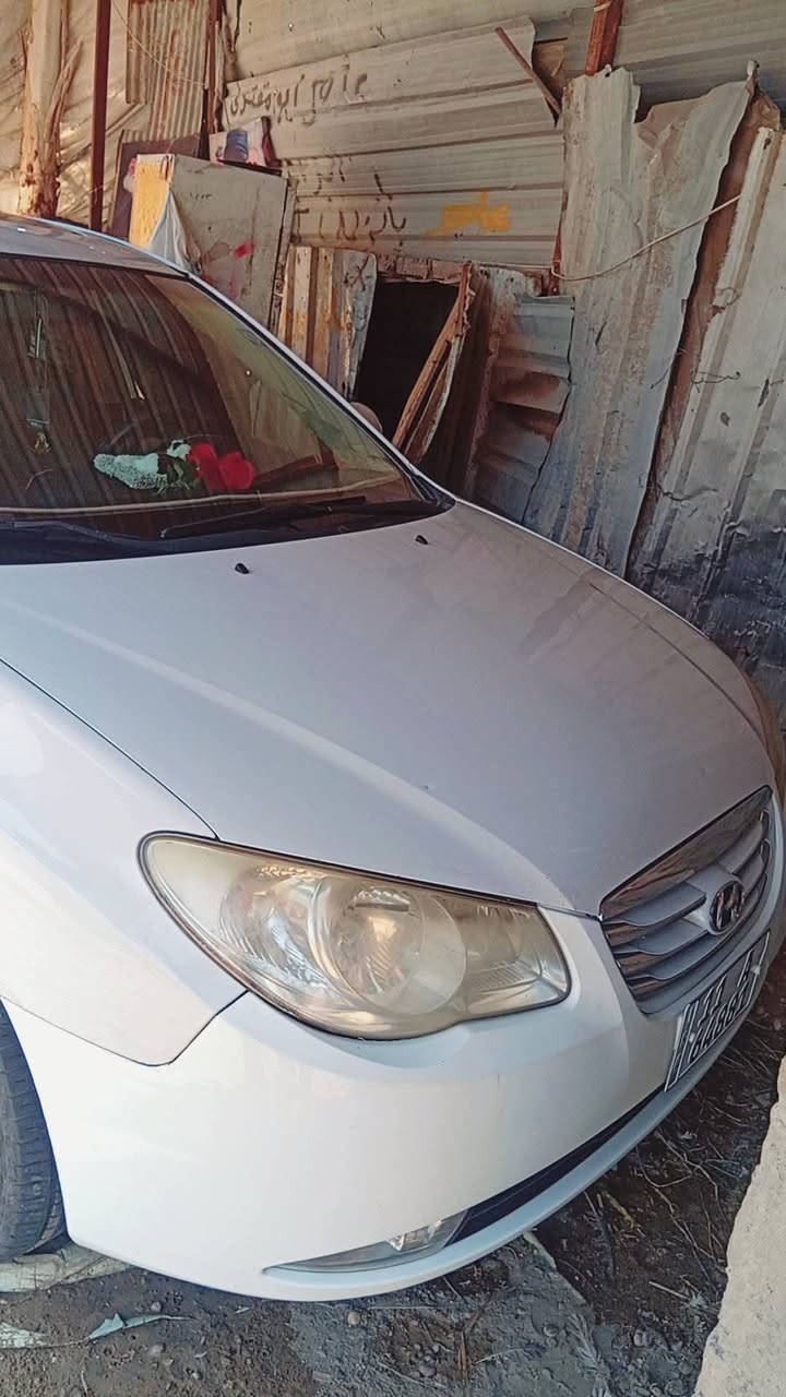 النترا مقدس خليجيه ٢٠١١ سياره فول واحد على واحد
لا ضربه بيها ولا صبغ سياره مكفوله من الصبغ والضربه القويه عده كم بارد بيه كير مكينه خير من الله صدر جديد 
شاشه لمس تبريد ثلج سياره مسويله ادامه كامله مناقصه اي شي سياره مال بيت سعرها 110 وبيها مجال ***********
