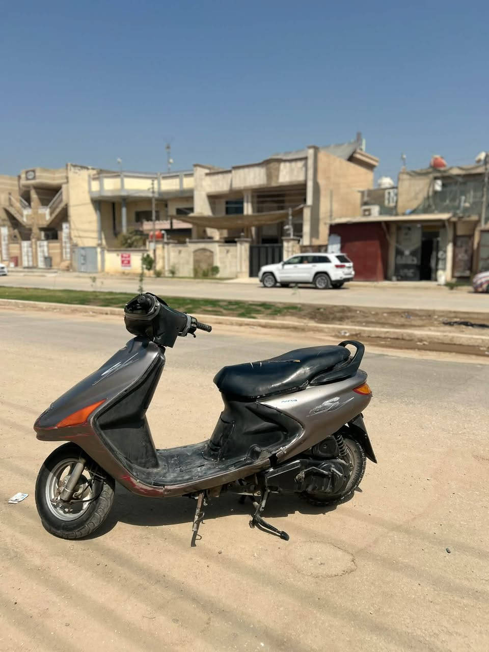 السلام عليكم دراجه فراشه 140 مامفتوحه بس بيه عطسه من تكبس اتروح وباتري مابيه دراجه شغل سويج واطلع علوان حله شارع 60 للتواصل *********** سعر مالته 360 شراي تعال مو شراي ﻼ تجي
