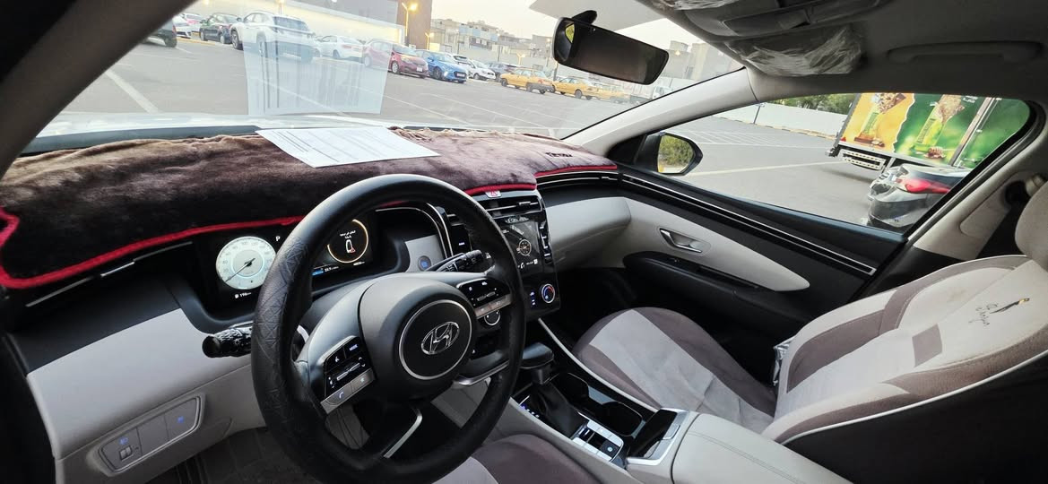 سلام عليكم
هيونداي توسان 2023 خليجي  ماشية ٤٨ 
السعر : 188  وبيه مجااال 
اتصال : ***********
سياره مكفوله كفاله عامه من صبغ وتبديل  ولابارد كفاله  عدة رصعة صغيرة بالجاملغ الخلفي عكس السايق 
 فول مواصفات عدى البانوراما
‏حجم المحرك 2000
‏
‏شاشه دجتل
‏تشغيل بصمة 
‏تشغيل عن بعد
‏AIRBAG عدد 2
‏سايد بريك دگمة   
‏بك لايت LED
‏كروس سرعه

‏مقاعد امامية كهرباء 
‏بردات ابواب خلفية 
‏حساسات امامية 
‏حساسات خلفية 
‏حساس كشنات
‏تحكم مقود كامل
‏بصمات عدد 2 
‏انارة ترحيب

‏نقطة نزول منحدرات
‏نظام مانع تزحلق  ‏ABS
‏شاحن موبايل واير ليس  

‏مخرج AUX
‏مخرج USB
‏BIuetooth
‏مخرج منفذ الطاقة عدد 2    
‏درايف مود
‏(Normail - eco- sport t) 
‏كفاله عامه من جميع النواحي 
بغداد الكرخ.
