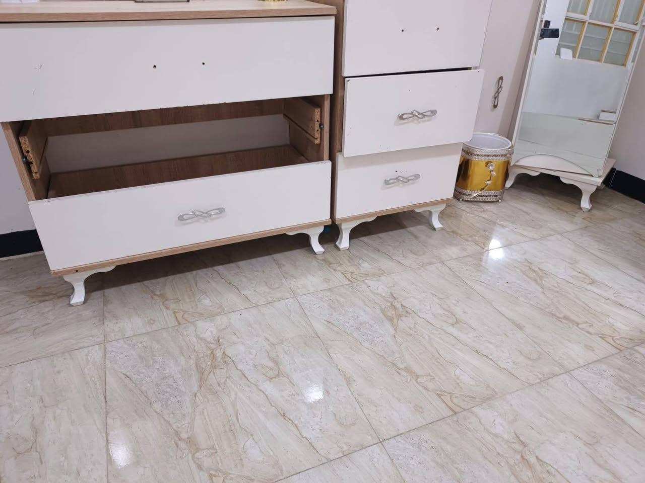 غرفه اخشاب تركي نضيفه عدك فقط جراره واكعه سعر ٢٥٠مكاني شعب سريدات
