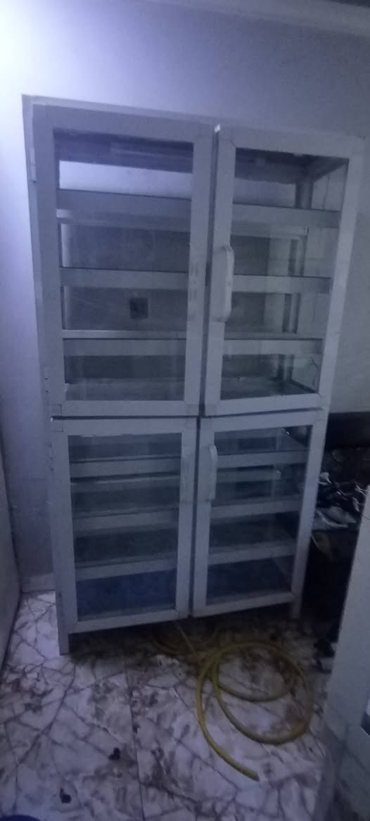 ميز موبايلات للبيع عدد ٢  السعر على واتساب ***********
