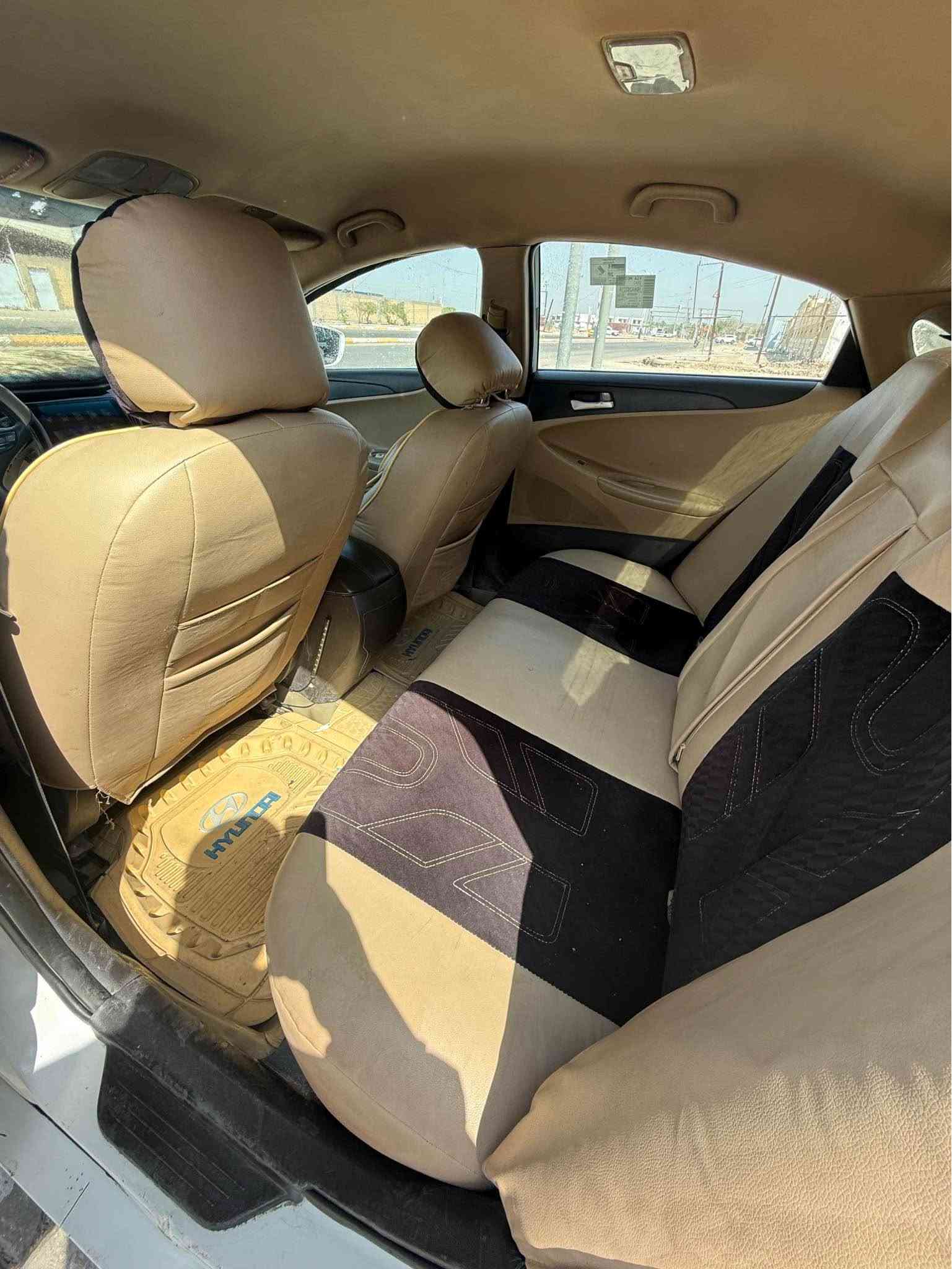 سوناتا ٢٠١١ خليجي 
كير و محرك جاهزة
حدادية 
تخم تاير 
تبريد ثلج بمعنى الكلمة 
شاشة +كاميرا
مداور مباشر
السونار مرفق بالصور صبغ فقط بدون دواخل 
مكانها السماوة 
السعر ٨٢ و بيها مجال 
بيع فقط 
للتواصل خاص او الرقم ‭***********‬ السماوا, المثنى
