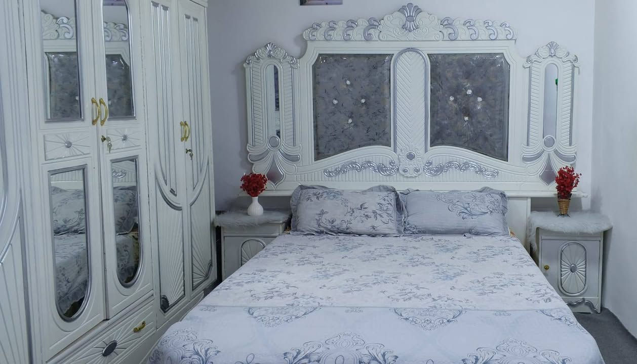 السلام عليكم ورحمة الله وبركاتة 

غرفة نوم شغل عراقي صاج نظام تركي مميز  غرفة نظيفة شوفت العين نظافة 90% 

سعره مليون وبيه مجال قليل حك الجية 

رقم الهاتف: ***********
موجود واتساب
العنوان النجف الاشرف حي الميلاد

