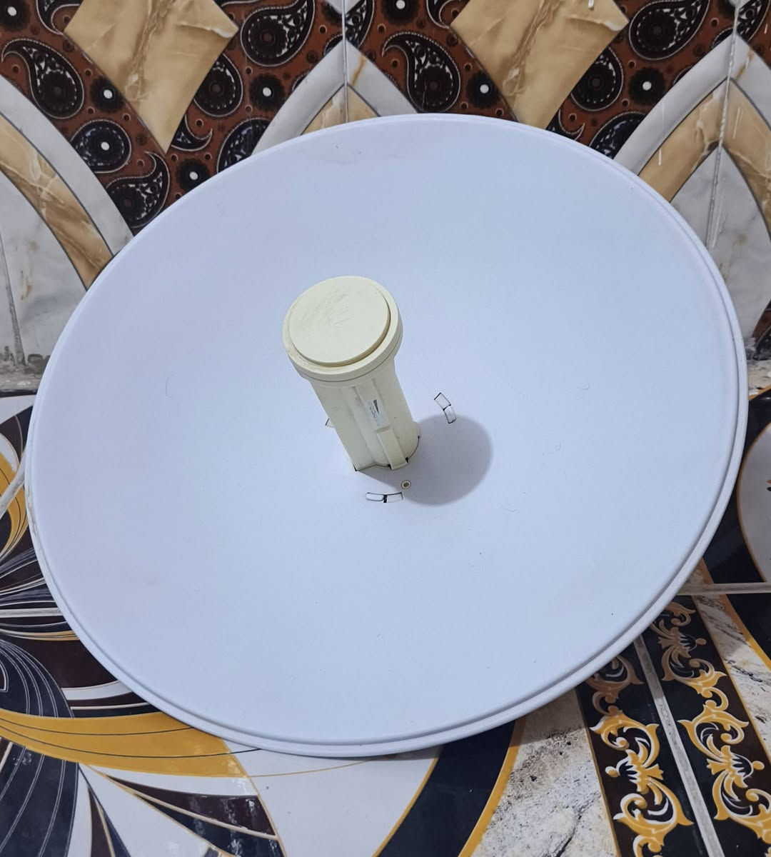 السلام عليكم 
للبيع صحن إنترنت ويا الرأس + راوتر TP-Link + كيبل شبكة 20 متر الكل شغال وشرط الفحص البيع كلهن سوا. السعر 120 ألف وبي مجال  للتواصل خاص او الأتصال على الرقم 
***********
