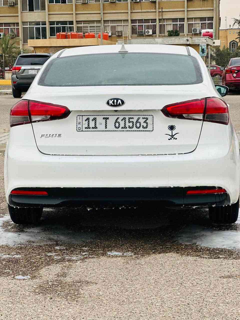 السلام عليكم 
السيارة فورتي مديل 2018 
بيها ضربات بس مابيها ضربة بچم والسيارة بأسمي رقم بغداد
الرقم: ***********
العنوان: البصرة
السعر 110 وبيها مجال البصرة, العراق
