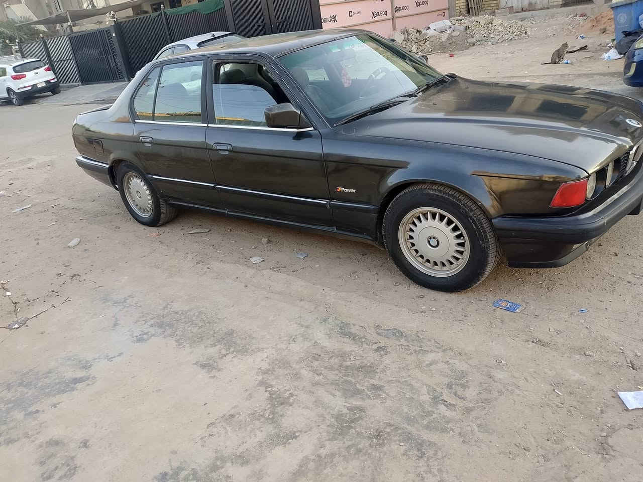 السلام عليكم.. BMW .. حجم 730موديل 92 رقم قادسيه سنويه لغاية 28 صبغ عام بدون حادث مكينه ثمانية سلندر مسكر حجم 30 تبريد بس كمبريسر عاطل سلايت يشكل مرات ولاغيه..كهربائيات شغاله صدر وسط كير بي طبه على البك ومكينه بحاله جيده تحويل السيارة بالقادسيه سياره يرادلها ترتيب الداخل.. السيارة مو زيرو..السعر 35 وبيها مجال مكان السيارة بغداد بالزعفرانيه..*********** الرقم الثاني بي واتس آب ***********

