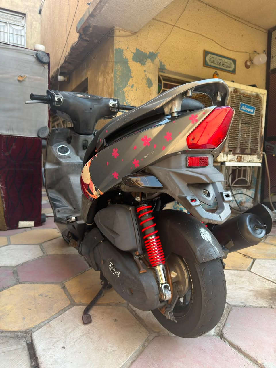 السلام عليكم دراجه GTR للبيع مكفوله كفاله عامه اي نقص مابيها نضيفه وخير من الله وبيها تخم اكلجات رياضي ابلادي يعني مو تجاري وكفرات موشمه همين بلادي يعني ممسويهن اني مكاني بغداد الامين الثانيه ممتواجد خاص للاستفسار ***********
