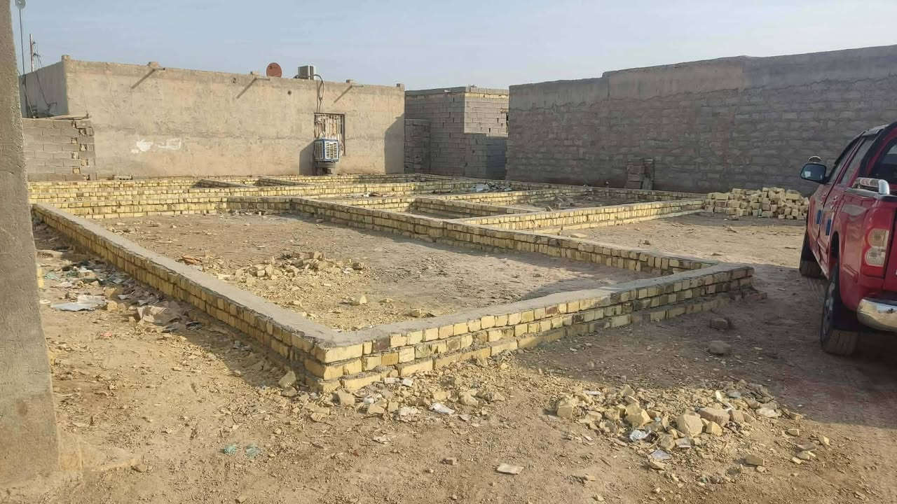 اقطعه اللبيع  280م ماء او كهرباء او سحب  موجوده  مدرسه بتدائيه  تبعد عنهاا 100م قطعه زرعي  بتلو كامل  موقعهاا النصار قرب  مدرسه الجواد  ***********
