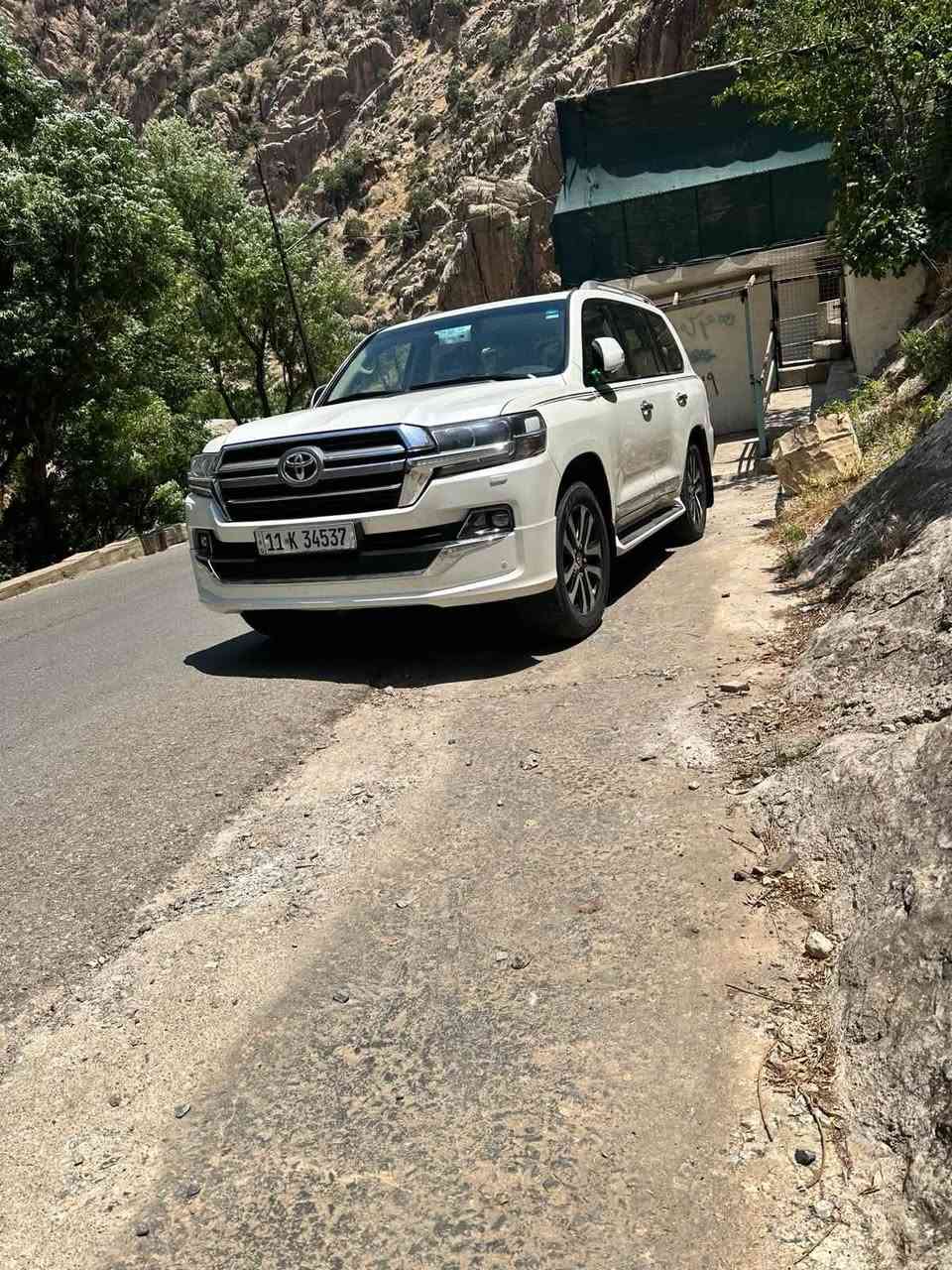لاندكروزر 19 رقم بغداد بسمي فول مواصفات محرك8 4600 بيه باب الخلفي تبدل نفس الون سعر السيارة 485بيه شويه مجال المكان ديالي الخالص شارع العام بغداد كركوك***********
