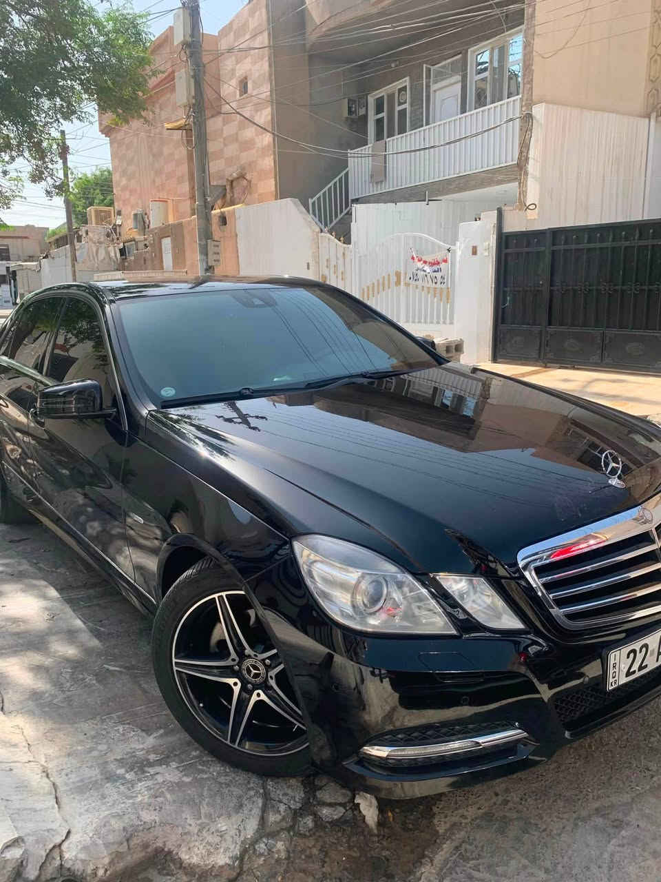 مرسیدس E class compressor 200 موديل 2011
سيارة وارد الماني ضمان بصمتين موجود 
مكفول من محرك و گير و كهربائي وكل 
سيارة بدون سبع حتي دعاميات مابي سبغ 
داخل لون مشمشي بيلادي 
غرفة جديد ماشية ١٥٥ ألف كم حقيقي 
سيارة مواصفات افنگارد معروفه 
بس بدون سلايد  
سيارة بمعنى الكلمه جديده
سعر 148  بيهامجال بصيط 
ملاحظة رقم مو وياه سيارة 
تحويل وكالة ثاني يوم 

مكان سياره أربيل 
ر .م ***********
