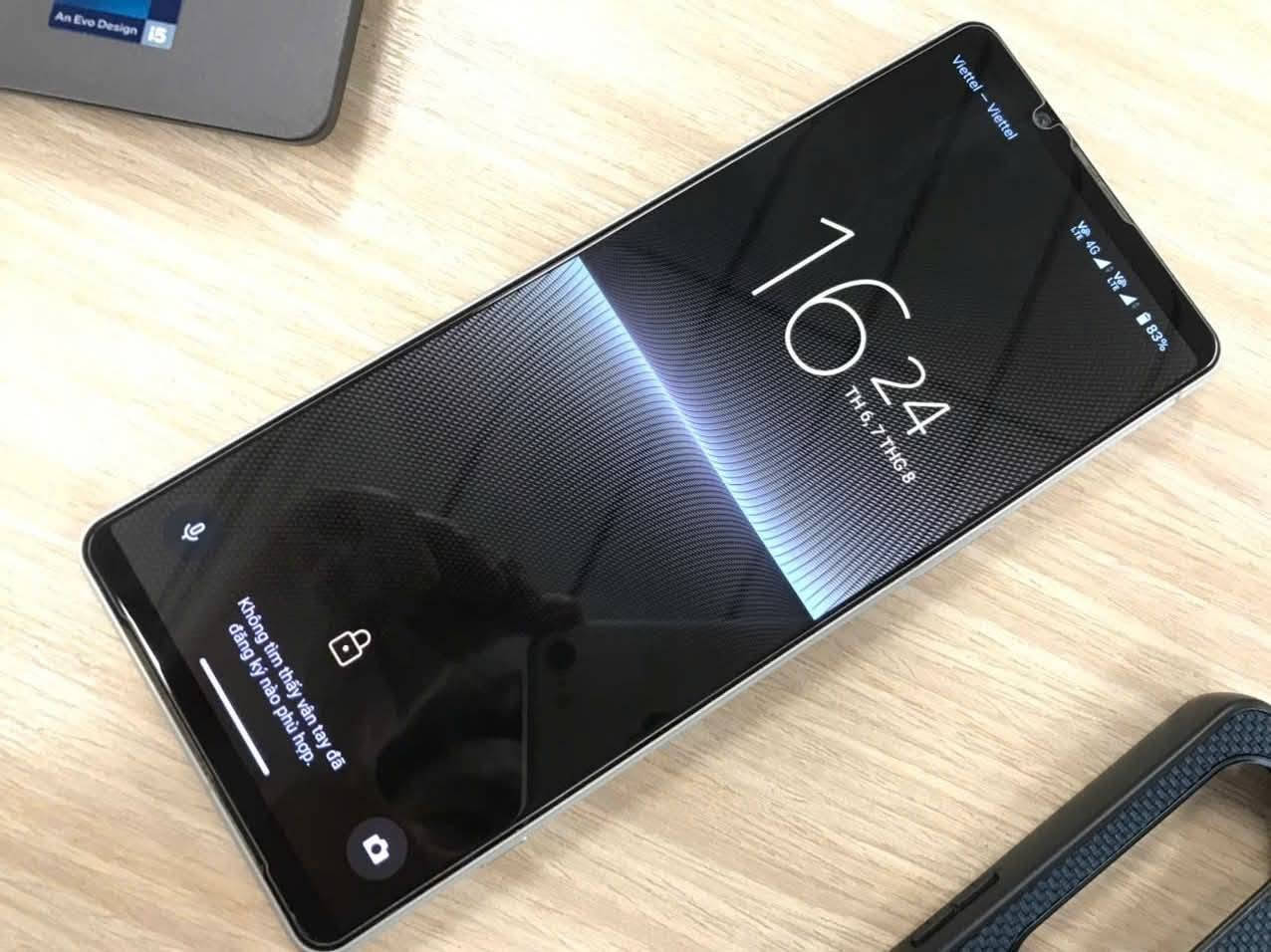 سوني اكسبيريا1 مارك 5 للبيع بسعر ممتاز 225 مستعجل على بيعتة للتواصل *********** بي طبع بسيط فقط
