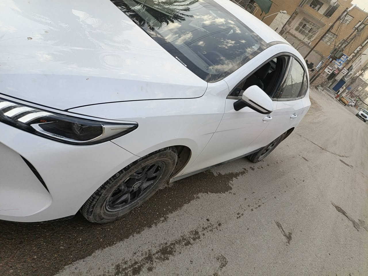 سلام عليكم بيوايدي للبيع بيهه كسر بل شباج موديل 25 السعر 20 مليون العنوان دوره للستفسار *********** الممشه الكلي 15الف
