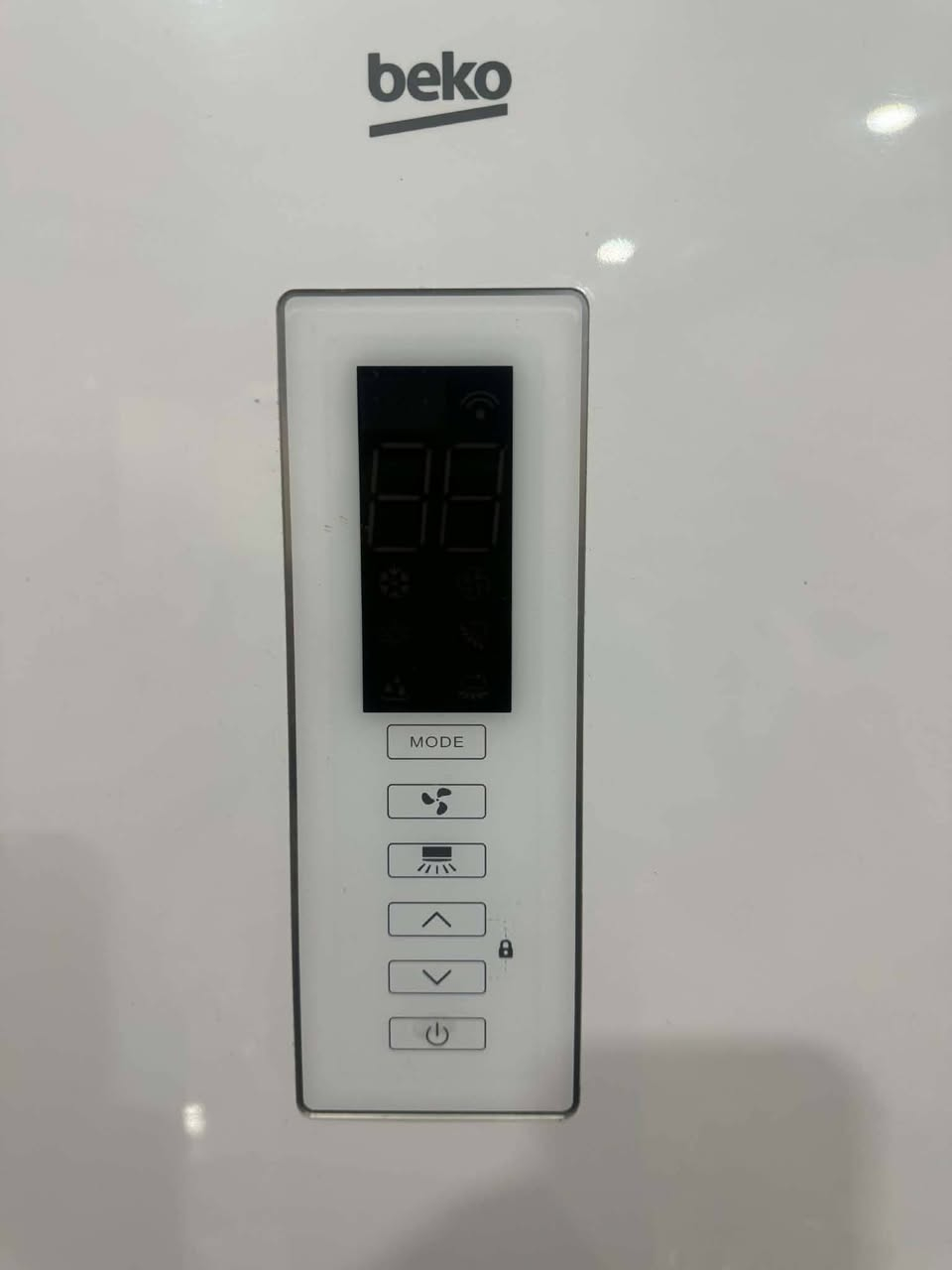 أغراض للبيع 🏠 !!!!!!
سبلت اخو جديد نضيف كلش مستعمل قليل جداً من شركة beko التركية سعر مليون 💨 

مجمدة نضيفة سعر 100 🧊
 
التواصل فقط على هذا الرقم ***********📞
