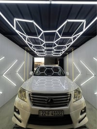 لكزس LX570 • ٢٠١١ • ٥٫٧