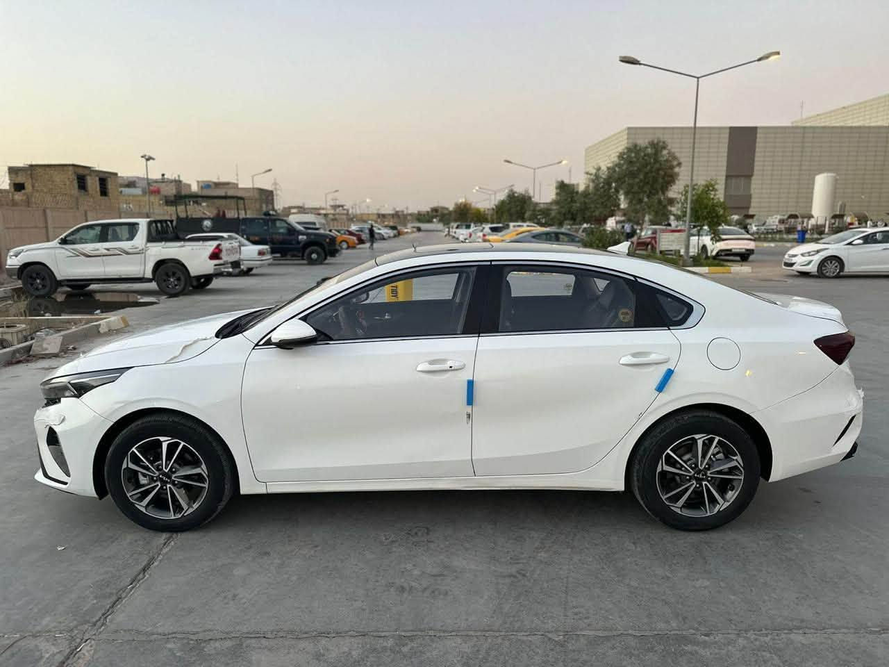 كيا K3 2024 
خليجي استلام شركة 
بصمة ابواب + تشغيل + جنطة 
3 انضمة قيادة 
رادار 
كاميرا وحساسات خلفية وامامية 
حساس امطار 
ABS
شاشة 
كار بلي 
فتحة سقف 
مري شفط 
ترحيب 
وبعد بيها مواصفات 

ماشية 28 الف قابل للزيادة 

رقم اربيل دولي بأسم

✔️كيا K3 2024 
✔️خليجي استلام شركة 
✔️بصمة ابواب + تشغيل + جنطة 
✔️3انضمة قيادة
✔️رادار 
✔️كاميرا وحساسات خلفية وامامية 
✔️حساس امطار 
ABS✔️
✔️شاشة 
✔️كار بلي 
✔️فتحة سقف 
✔️مري شفط 
✔️ترحيب 
✔️لد نهاري هالوجين 
✔️وبعد بيها مواصفات 

✔️ماشية 25 الف قابل للزيادة 

✔️رقم اربيل دولي بأسمي

✔️بيها تعديل بارد على كد اشبر بين البكلايت وقبق الجنطة 

السعر 137 بي مجال بسيط جداً جداً

***********✅
