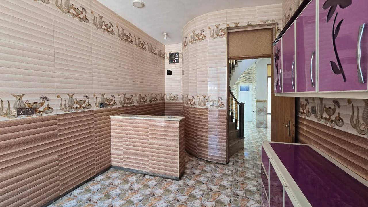 السلام عليكم
دار طابو زراعي 
 
مساحه 150م

محيزم طريق العلويه شريفه ع

خلف شارع 100 قريب جداا ع شارع 100

غرفه نوم 

صاله 

مطبخ 
كلدور 
مجمع صحيات /عدد 2

للاستفسار اكثر  عن السعر فقط اترك تعليق ويتم الرد خاص اطفااا

مكتب احمد المرشدي للعقار 
عنوان المكتب شارع 80
مجاور لحوم الحرمين او مجمع تكافل الطبي 
***********
***********

