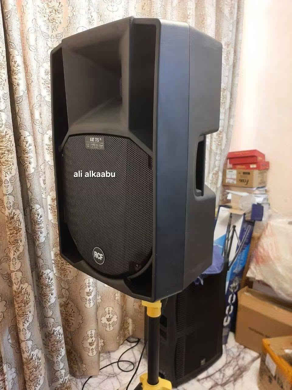 توفر زوج سماعات ار سي اف باسف .. يعني اعتيادي ..بدون كهرباء .. السعر ٥٥٠ نهائي قفل .. جديد غير مستعمل .. القدرة ٥٠٠ واط والذروة ١٠٠٠ واط حقيقي .. فول للاخير اعلى فئة وي اخواتها ..مكان ديوانية .. متوفر توصيل لجميع المحافظات ... المهتم ***********
