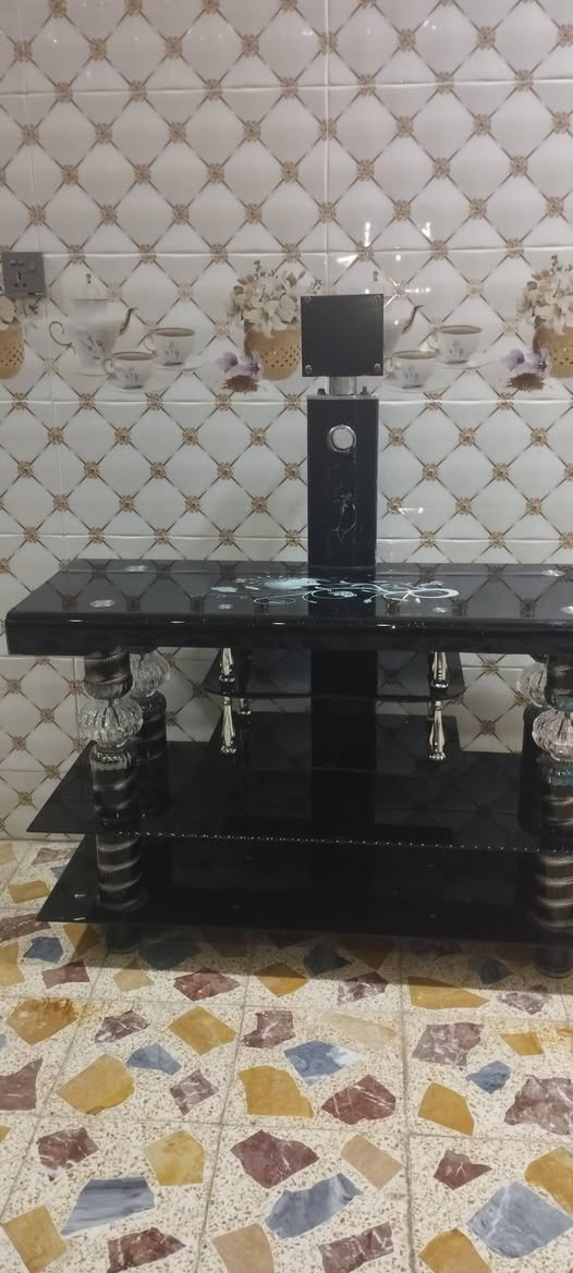 ميز شاشه بلازمه
نضيف مثل مواضح بلصوره

السعر 25وبي مجال الشراي يدخل خاص ***********    ***********
