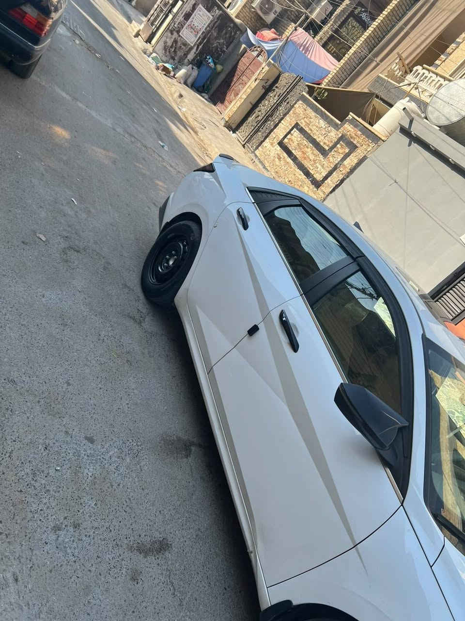 السلام عليكم
النترا 2021 خليجي البيع سياره فول 
 محرك سياره  2000
هي صوره سياره 

السعر  160 بيه مجال 

مكان العبيدي 

***********
