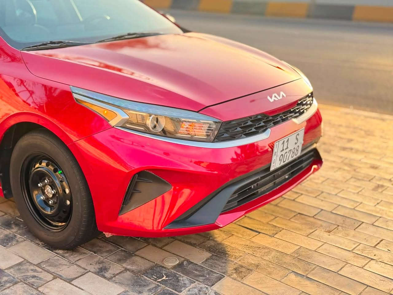 سلام عليكم كيا فورتي موديل 2022  رقم بغداد باسمي مشروع وطني مكينه دوش 2000 كير محور at وين ميعجبك تروح حادثها موضوح بل صوره لادواخل ولاايرباك وصار بيها هنا بل عراق طخه بسيطه بين لباب وجاملغ الايمن عندي صورة طخه كلش بسيطه ماشيه90k سياره جاهزه كلها مناقصها برغي تبريد صدر داخل كله جديد موضوح كلشي بصوره السعررر 128بيها مجال للاتصال ***********
