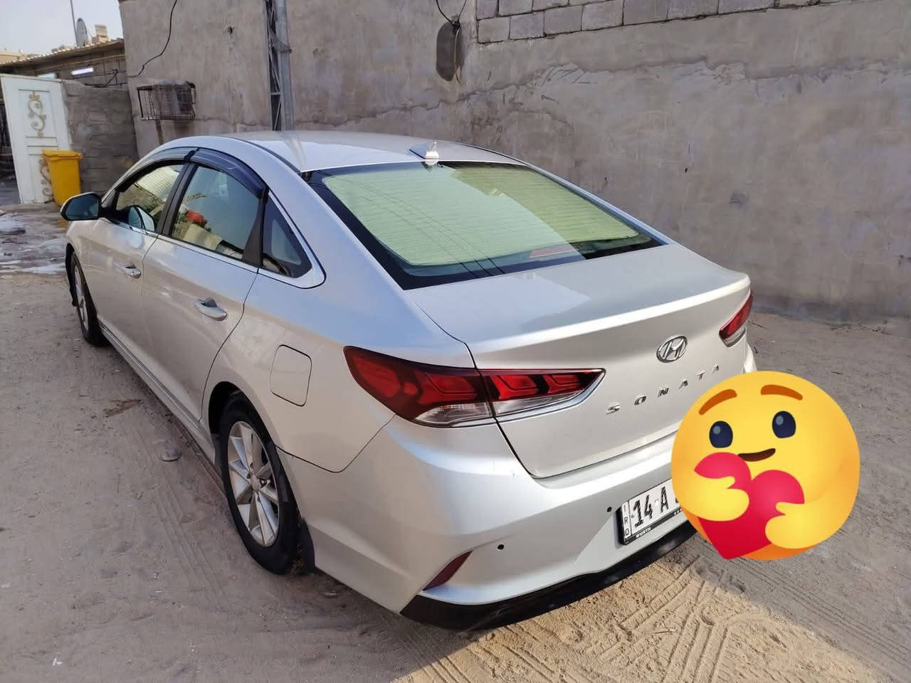 السلام عليكم سوناتا وارد امريكي موديل 2018 ضربتها باب وجاملغ امامي بدون دواخل .. والباقي كفاله عامه
محرك 1600 تيربو السعر 125 وبيها مجال .. 
*********** واتساب فعال
