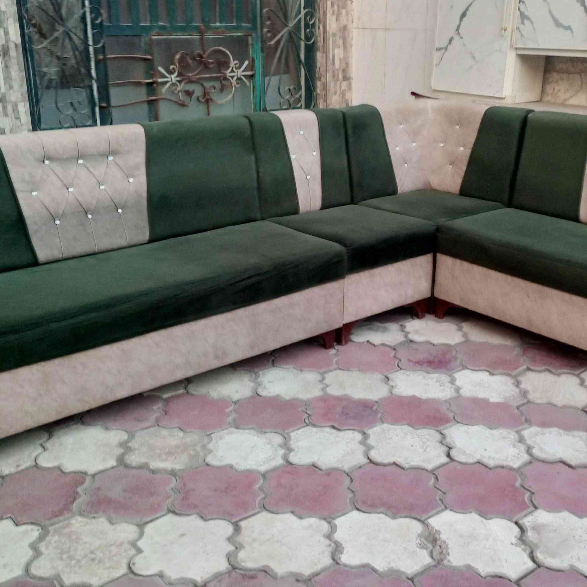 ديوان • ١٠ مقاعد • بابل الحمزه الغربي