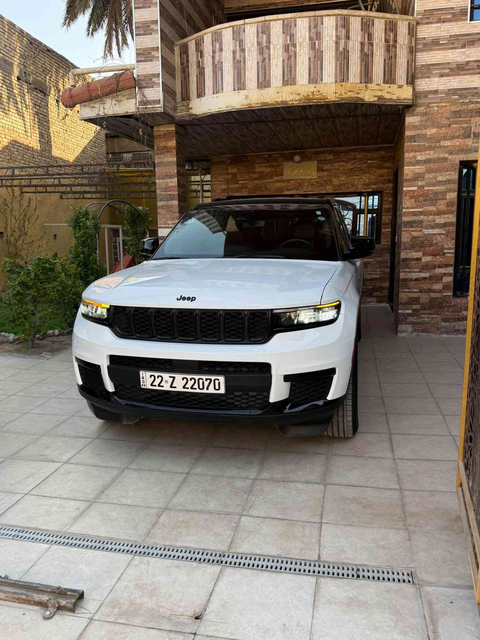 للبيع او مراوس بتاهو او لاندكروز 
جيب ٢٠٢٤ 
٧ راكب رقم اربيل باسمي  بيها كتاب تضليل 
فول عدا الفتحه مكينه ٣٦٠٠ 
حادث بابين جهة السايق مبدلات نفس لون بدون صبغ صور الحادث بالمنشور 
قماره مغلفها فابلون للجماليه
سياره حلوه وجاهزه جديده جدا ماشيه ٢٤ ميل 
مكاني بغداد الكرخ 
***********
