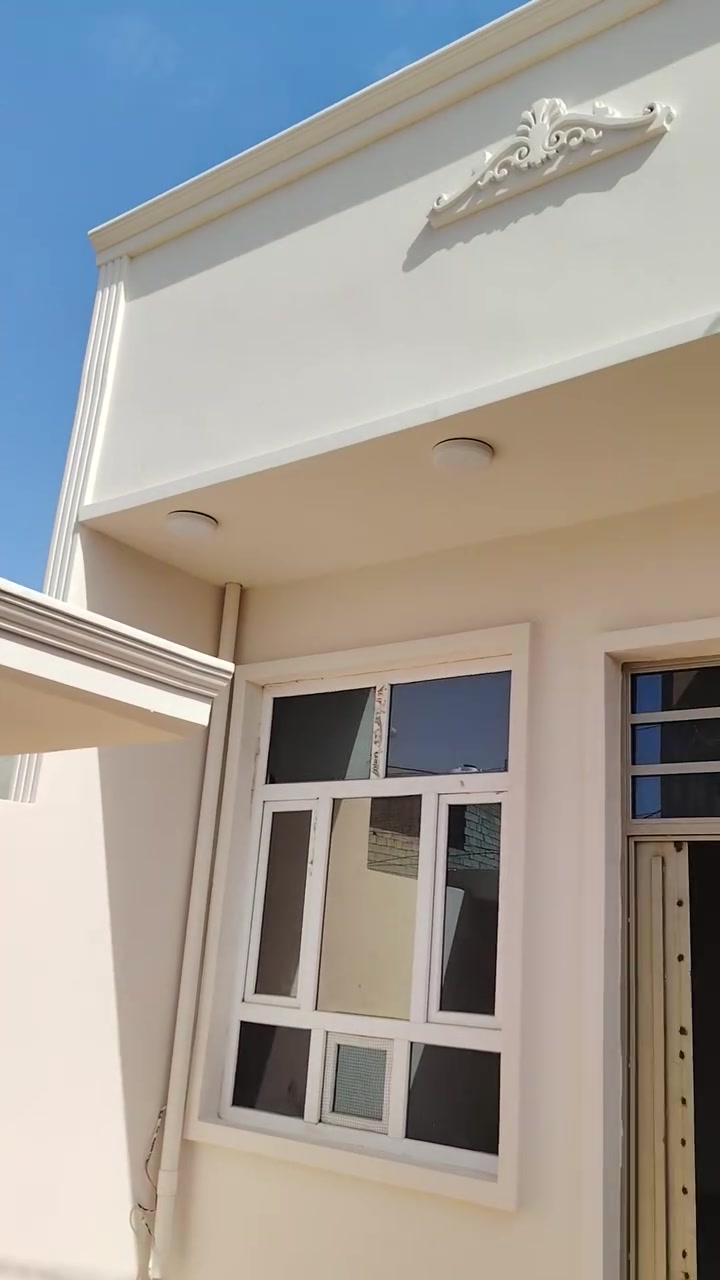 السلام عليكم
بيت في دور الزراعة الثالثة مساحة ١٠٠ متر
جاهز مشدودة  محولة كهرباء بناء حديث 
السعر ٥٨
***********
