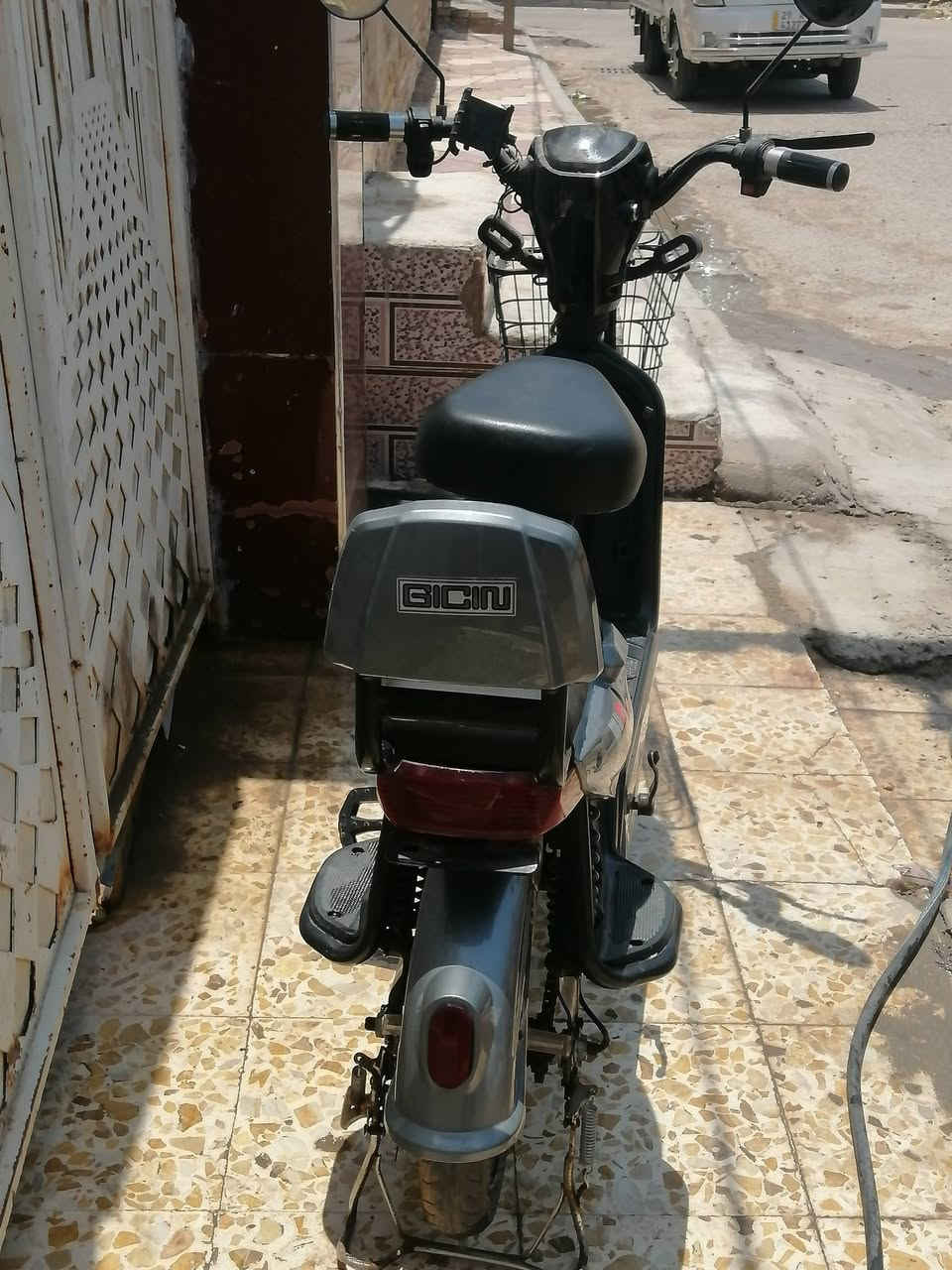 السلام عليكم درجه شحن للبيع بسعر مناسب باحاله جيد تصال ***********
