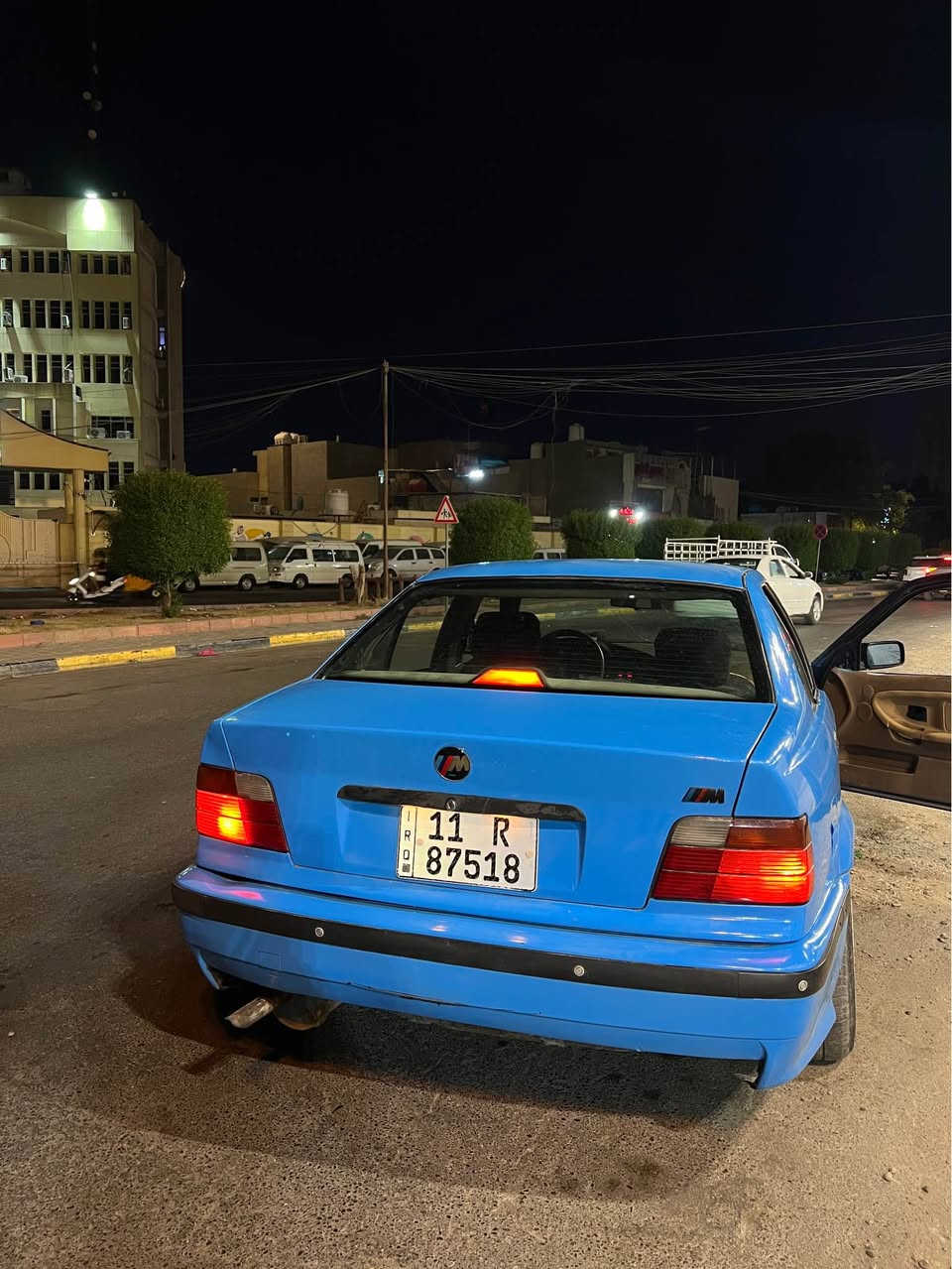 السلام عليكم
لون ازرق مميز BMW E36
السيارة باسمي تحويل ثاني يوم
رقم بغداد انكليزي جديد و سنوية جديدة وهزة بعدها ما ساقطة و السيارة مشتغلها
على ايدي
مكينة و كير يخبلن ترايك وين
ما تريد بغداد, العراق
