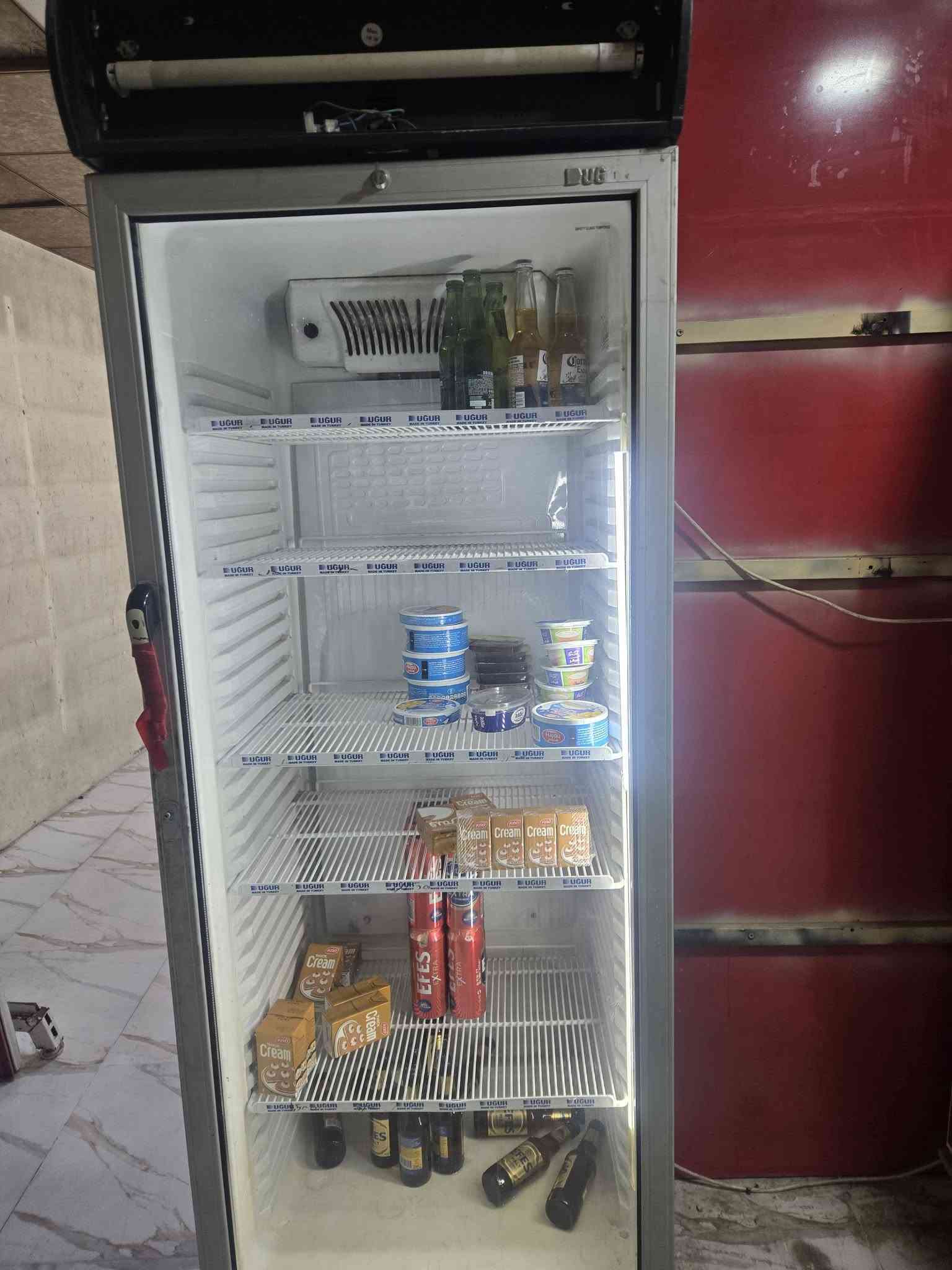 عوارض ورفوف ومجمدات وسبالت للبيع ***********
