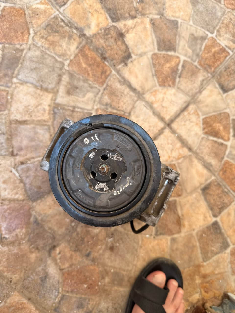 كومبريسر مارسيدس  E200-E250 -C180 مستعمل شغال كهربائي داخل ابيض 
جان عندي مشكلة بالثرموستات والمنضومة تجمد فجبت منضومة كاملة وبدلتهة والكمبريسر شديت جديد ميكانيكي حتى ميجمد  وهذا ضل زايد عندي وشغال الي يفيدة يتدلل
***********
