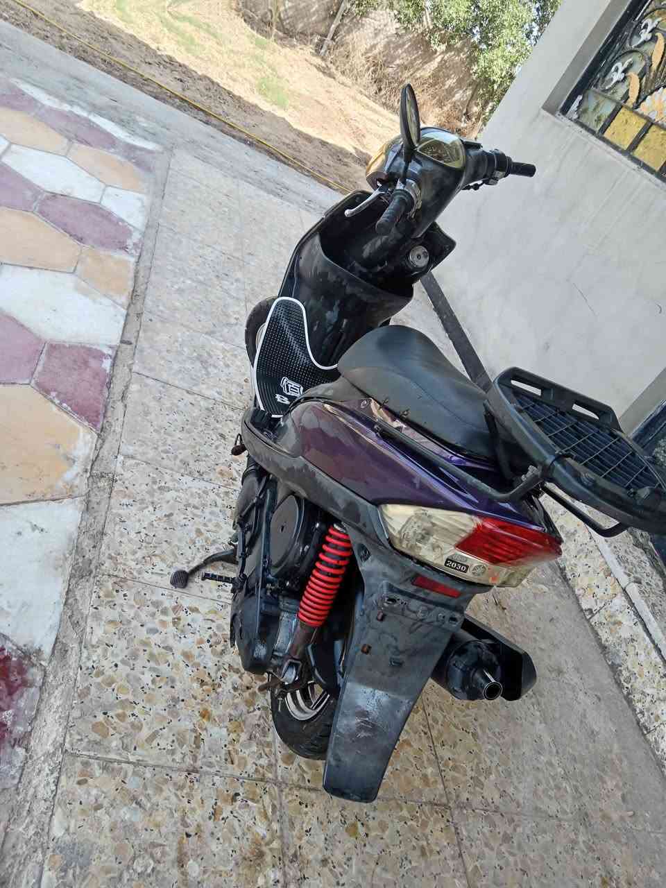 سلام عليكم دراجه اله البيع السعر 650 بيه مجال محرك ما مفتوح كفرات اسود اصليه موجوده عنوان سماوه رميثه  ***********
