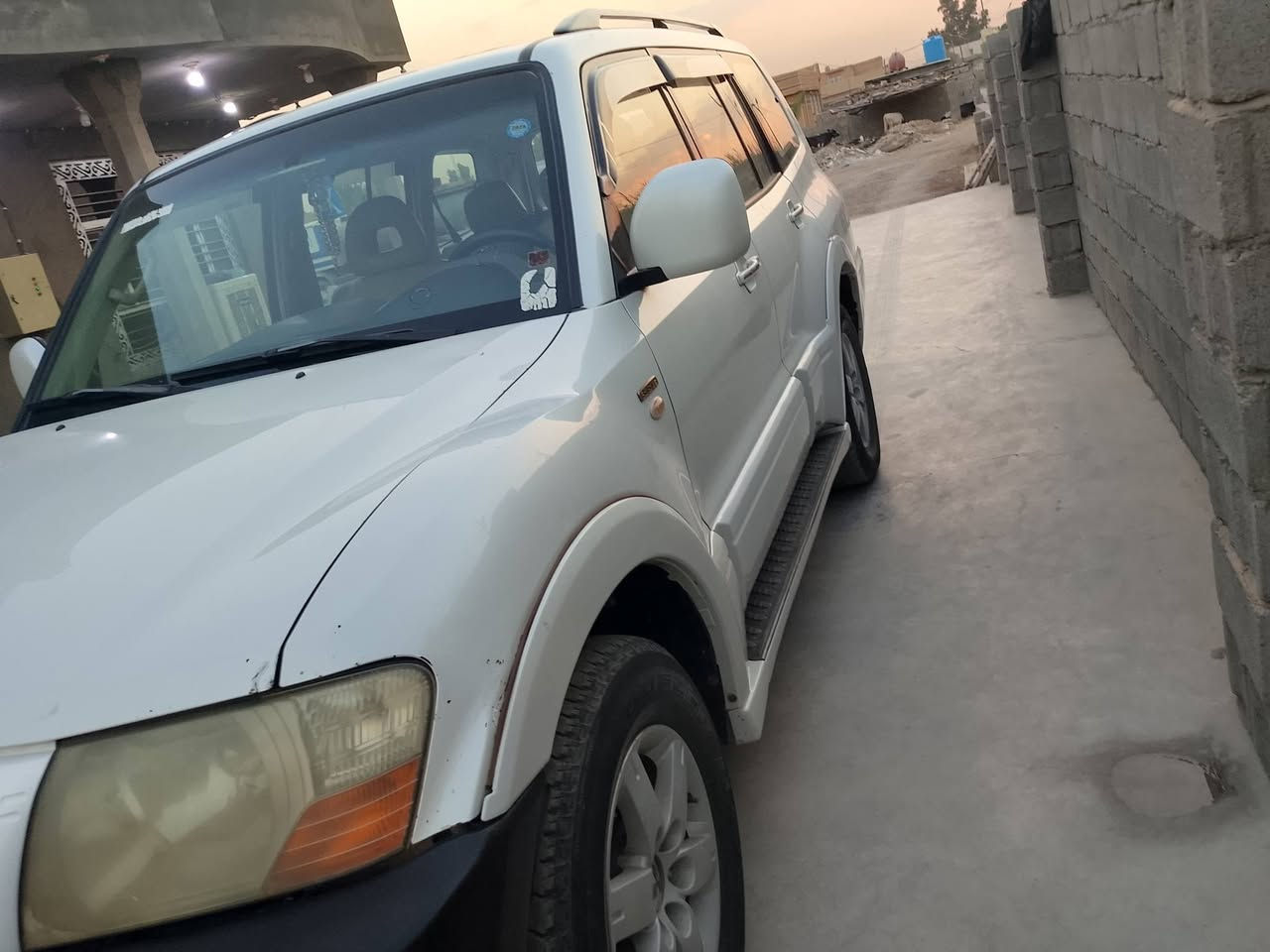 السلام عليكم باجيرو للبيع موديل 2006 سياره بلاديه سنويه 29 العنوان جسر ديالى الجديد***********/***********
