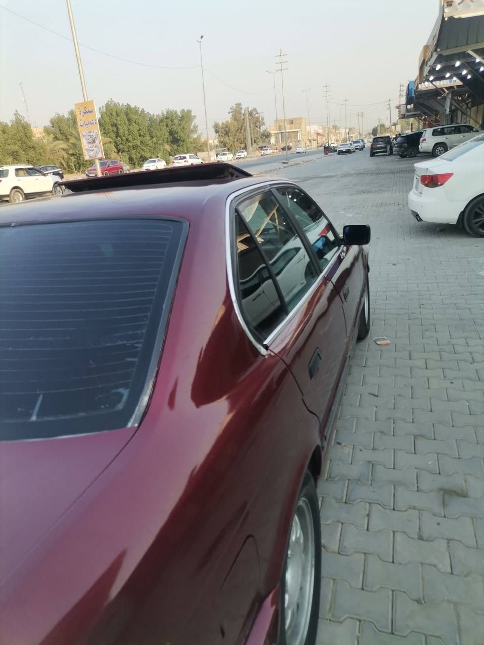سلام عليكم بي ام للبيع حجم 525 موديل 1991 كفاله من الضربه فقط صبغ عام محرك وكير ع شرط تخم تاير جديد حداديه جديده عنوان السياره نجف رقم التلفون *********** السعر 45 وبيه مجال

