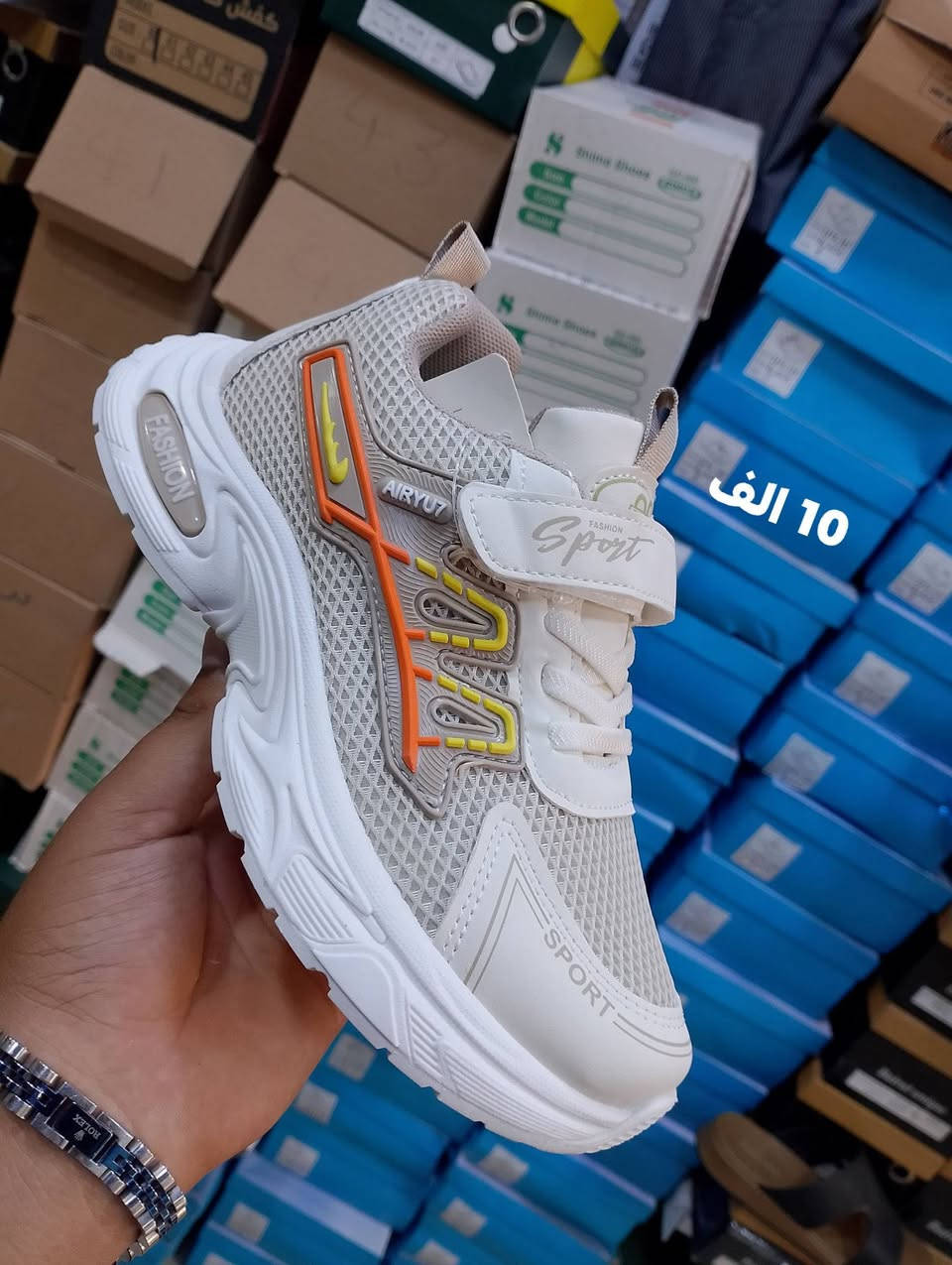 السلام عليكم ورحمة الله وبركاته 

وصل أحذية الاطفال الاحجام الولادي 

العنوان📍... الشرقاط السوك الكبير مقابل فرع الموسى و شركة نبض دجلة 
‏‪***********‬‏📞
