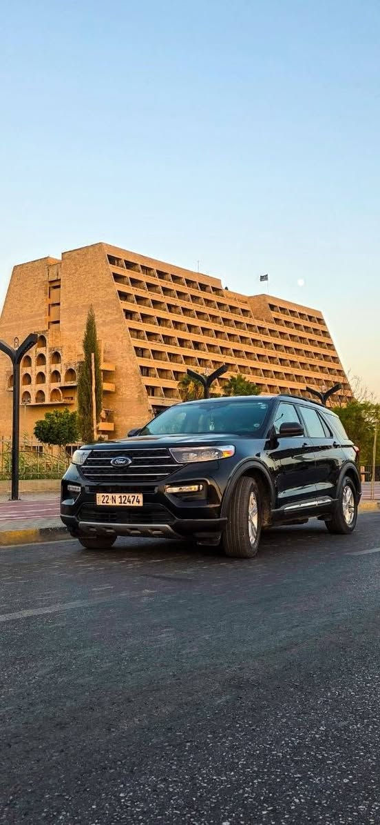 ‏‎السلام عليكم 
‏Ford Explorer 2023  XLT

السعر 270 وبيها مجال 

حجم المحرك 4 سلندر توربو(2.3L)

اللون :اسود  

المسافه المقطوعه...31 آلف مايل 

السياره رقم شمالي اربيل باسمي شرط لتحويل 
بجم كبس 

 الضرر نص قبق الصندوق  فقط
شواصي شرط لغد شرط  

عدد المقاعد (7) راكب 

المواصفات : XLT

بصمة تشغيل

بصمة ابواب

دخول ذكي

تشغيل عن بعد (Remote Start)

صندوق شفط كهربائي 

كشنات جلد مقاعد سياحيه منفصله

كشنات اماميه تدفئة

كشنات اماميه تحكم

استيرن تدفئة

رادار أمامي(تحديد مسار)

رادار جانبي (نقاط عمياء)

رادار خلفي(تحذير من الاصطدام)

شاحن هاتف لاسلكي

تحذير خروج عن المسار

منافذ شحن 12v و 220v

حساسات خلفية+ كاميرا

كير ماوس

اوتو هولد Auto hold

أوتو ستارت Auto start

أوتو ستوب Auto Stop

هاند بريك بصمة

تبريد مركزي 

شاشة لمس 

‏Apple Car Play

‏Android Auto

تحكم وضعيات القيادة (Drive Modes)

مانع انزلاق+ABS

تحكمات استيرن

منافذ USB+AUX

وبقية المواصفات المعروفة

كوبون بانزين 

‏‎مكاني موصل الايسر للاستفسار الاتصال على الرقم *********** او المراسلة عبر الصفحة
