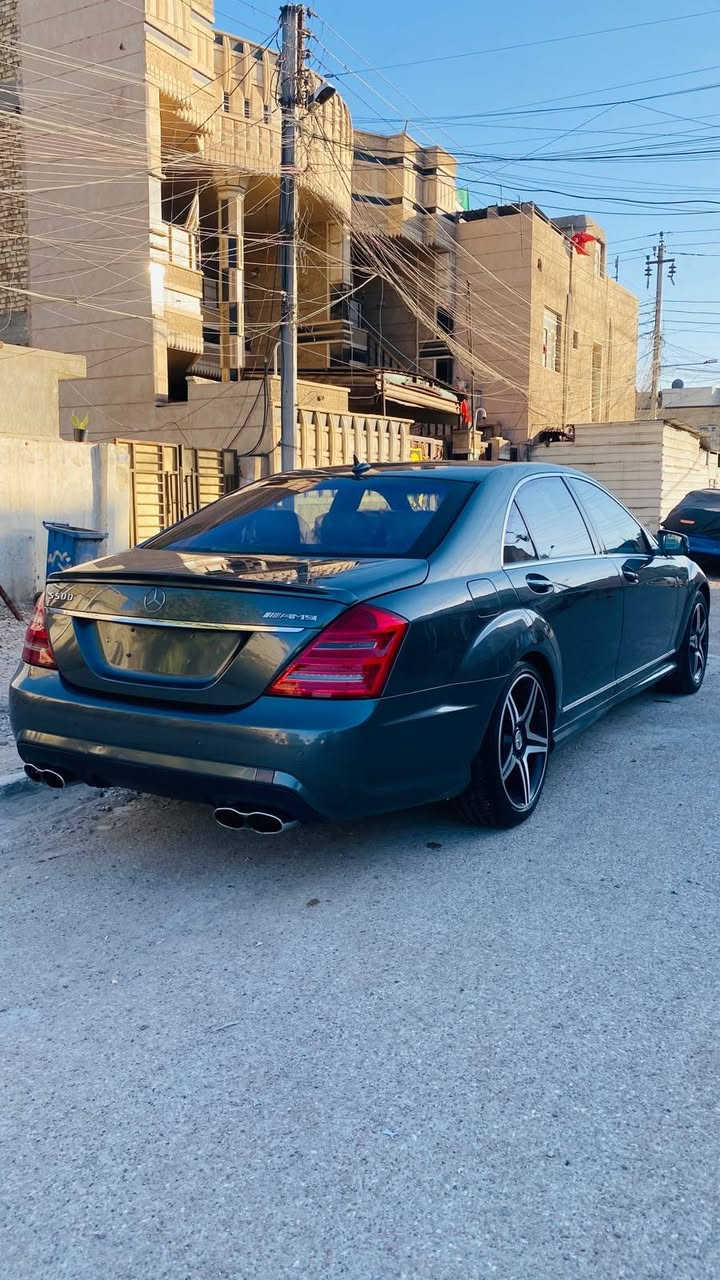 السلام عليكم مارسيدس البيع بسعر كورلا
مارسيدس S500 2007 الارج باب طويل وارد اليابان 
لون نفطي 
داخل بيجي واسود وغرفه نضيفه جداً
محرك 8 سلندر 
السياره جاهزه ما تصرف عليه ربع 
صبغ عام فقط جماليه خارج العراق بدون قرطه معجون ودكه الجاكوج 
كشنات تحكم وتدفئه تبريد 
رادارات و حساسات اماميه و خلفيه
3 بردات 
تبريدها ثلج 3 قطه 
مكان السياره بغداد 
(***********)الاتصال و الاستفسار 
السعر (160) وبيها مجال
