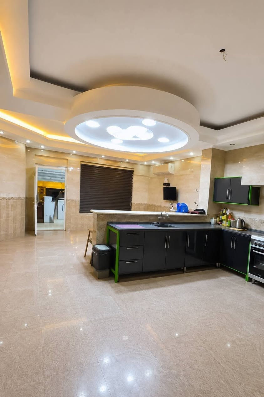 📍 دار للإيجار – المنصور / المهندسين
✨ فرصة مميزة في واحدة من أرقى مناطق المنصور، ركن على ثلاثة شوارع، مناسب للشركات، المنظمات، ومراكز التجميل.

📐 المساحة: 400م²

📍 ركن على ثلاثة شوارع

📏 الواجهة: 20م × 20م

🏠 مواصفات العقار: ⭕️ 4 غرف نوم ماستر

⭕️ مدخلان مستقلان

⭕️ موقف سيارات تحت الأرض

⭕️ مسبح داخل المنزل

⭕️ مطبخ مؤثث جزئيًا

⭕️ مكتب مؤثث جزئيًا

⭕️ غرفة خدم

⭕️ مخزن تحت الأرض

⭕️ مولدة خاصة بالبيت

🔹 الإيجار سنوي فقط

🎯 مناسب لـ: ⭕️ الشركات

⭕️ المنظمات

⭕️ مراكز التجميل

📞 للتواصل والاستفسار:

***********

📲 متوفر واتساب

🟩 نستقبل جميع العروض والطلبات العقارية.

🟩 نوفر تصويرًا احترافيًا وترويجًا مميزًا للعقارات.

✨ عقارات الأكرم… ثقتكم عنوان نجاحنا.

#عقارات_الأكرم #عقارات_بغداد #عقارات_العراق #المنصور #المهندسين #دار_للإيجار #شركات #منظمات #مراكز_تجميل #عقار #LuxuryHomes #BaghdadRealEstate #IraqRealEstate
