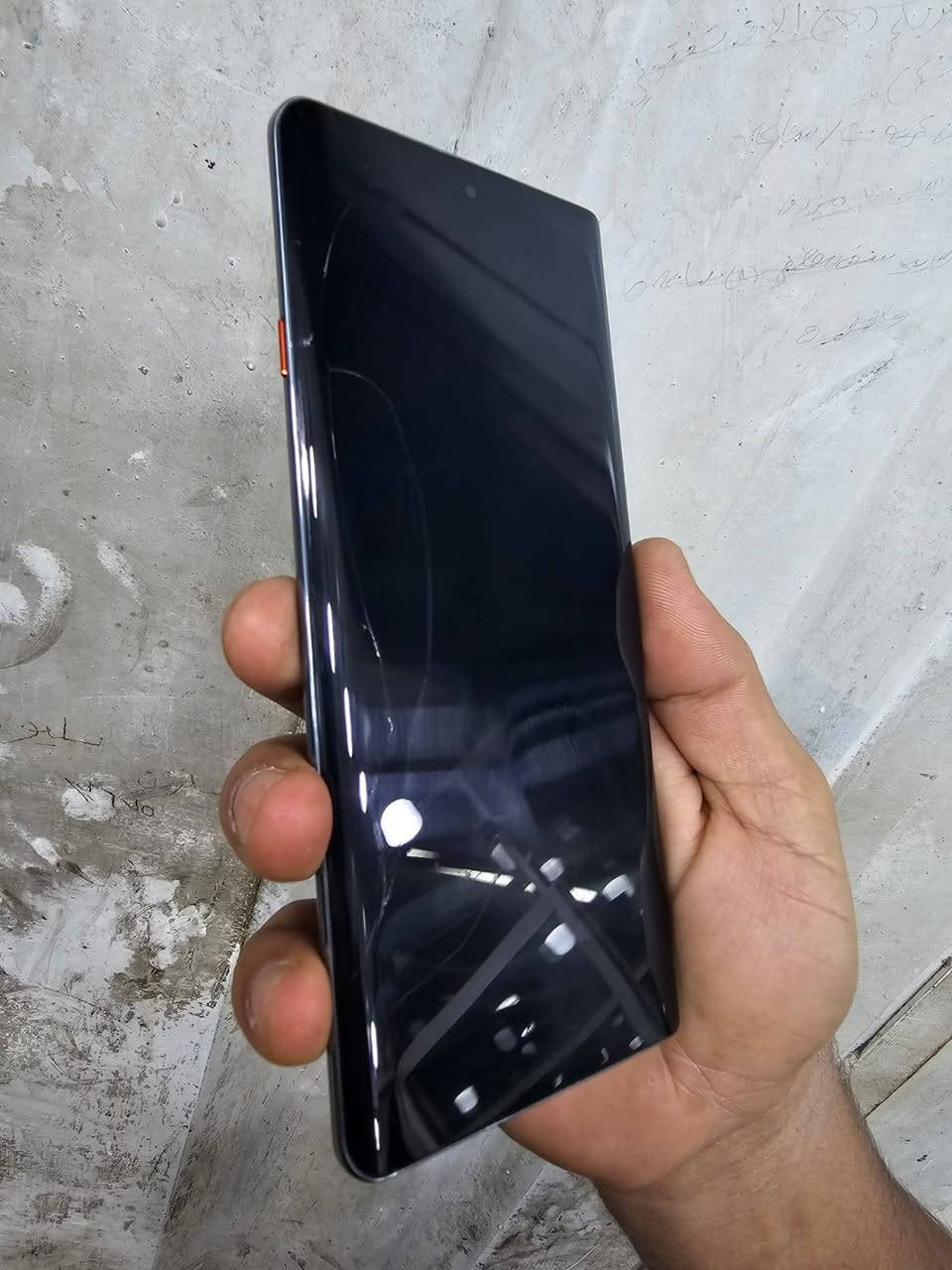 للبيع او للمراوس اذا مو شراي لا طب خاص  تكنو كامون40برو5جي ذاكره256 رام12+12 جهاز مكفول فقط فطر بشاشه ومامثر ع شي  
سعر 220 بغداد شعب

نص مكتوب في الصور:
- هاتفي HiOS 16.3.0 التحقق من التحديثات اسم الجهاز TECNO CAMON 40 Pro 5G التخزين ٤٧,٨٧ غ.ب / ٢٥٦ غ.ب الطراز TECNO CM7 وحدة المعالجة المركزية Dimensity 7300 Ultimate RAM ١٢,٠٠ غ.ب+٦,٠٠ غ.ب الكاميرا الخلفية 50M OIS+8M الكاميرا الأمامية 50M البطارية 5200mAh
