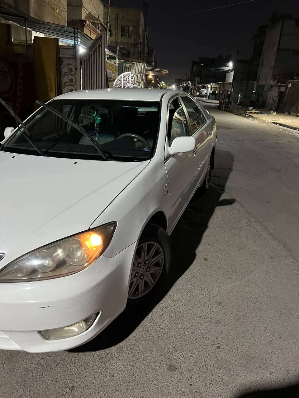 سياره كامري ٢٠٠٣خليجي  محرك ٢٤٠٠ /٤سلندر/ كير اوتو /تبريد خير من الله مكينه نضيفه / صدر و حداده جديد/ السياره رقم بغداد مشروع وطني تحويل بنفس اليوم/السياره كامله مكمله ع اخر حبايه / رايده ب ١١٥وبيها مجال٠للستفسار الاتصال ه‍/*********** عنوان بغداد البياع.
