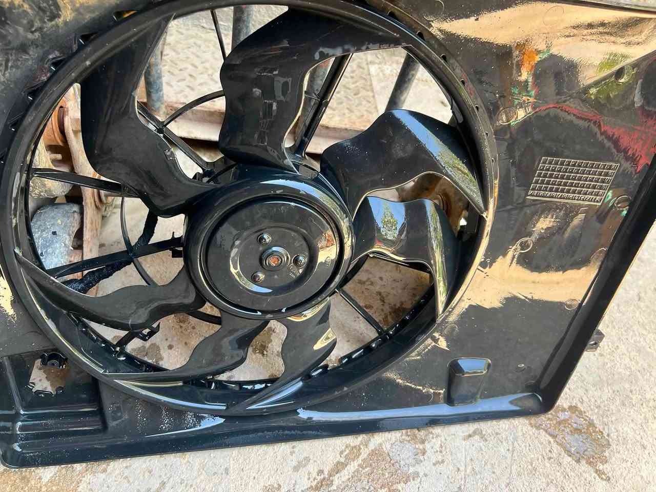 السلام عليكم
قطع غيار للبيع مال سورنتو 20 
زوج تايرات 
لحيه جوه دعاميه رصاصيه 
طبرباز ايسر (بطانه جاملغ ايسر )
درايم شفت ايسر 
مروحه 

قيم واخذ ***********
