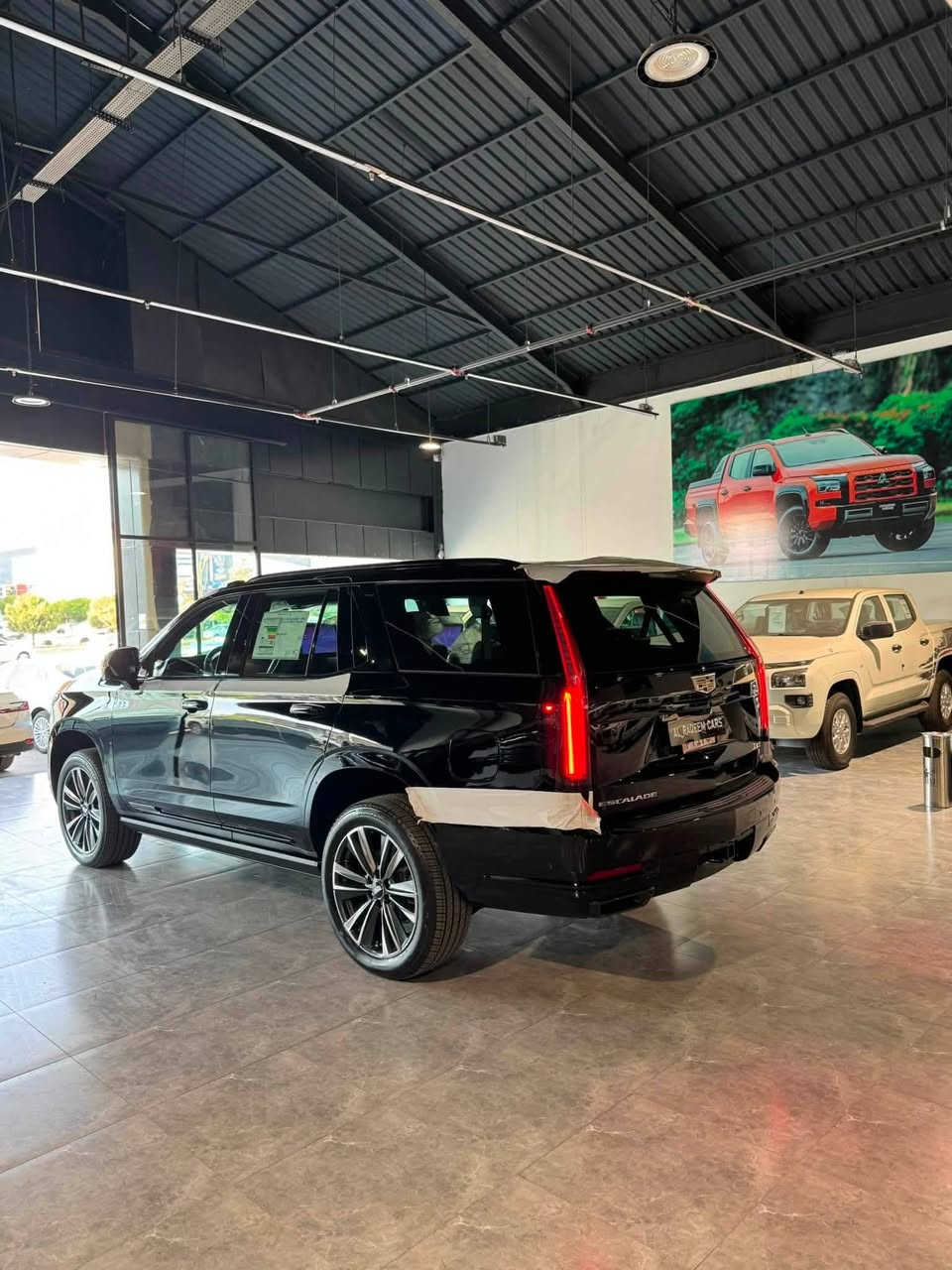 ال 2026كاديلاك اسكاليد صفر
Cadillac Escalade

- موديل 2026

- فئة 600 اسبريسو

- العداد 0km

- محرك  V8 6.2L

- كشنات جلد كهربائي 

- شاشه GPS تدعم ابل كار بلي واندرويد اوتو

- شاحن موبايل وايرلس

- دفع رباعي

-كامرات 360

-صندوق كهربائي

-كشنات خزن 

-فتحت سقف بانورما

-كشنات تدفئ + تبريد

-كراسي منفصل VIP 

-نظام سماعات 36 سماعة

-نقط عمياء

-رادر امامي وخلفي

-داتا شو 

-تشغيل عن بعد

-اوتوبارك
  
-مصابيح امامية LED

-جكات لرفع وخفض سيارة 

-ابواب كهرباء
............

- للمعلومات زياره موقعنا :

- الرقيم - اربيل / شارع 100 المعارض / بجانب محطه بانزين هوگر مقابل هفته بازار 1

- (معرض الرقيم على خرائط گوگل ) 

- او الاتصال على:

*********** 📞 

*********** 📞
