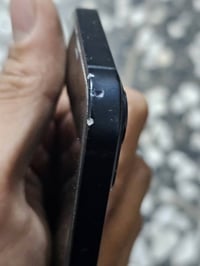13 عادي للبيع ذاكره 128 بطاريه 88 ماستر شرق اوسط فقط مستبدل شاشه اصليه...