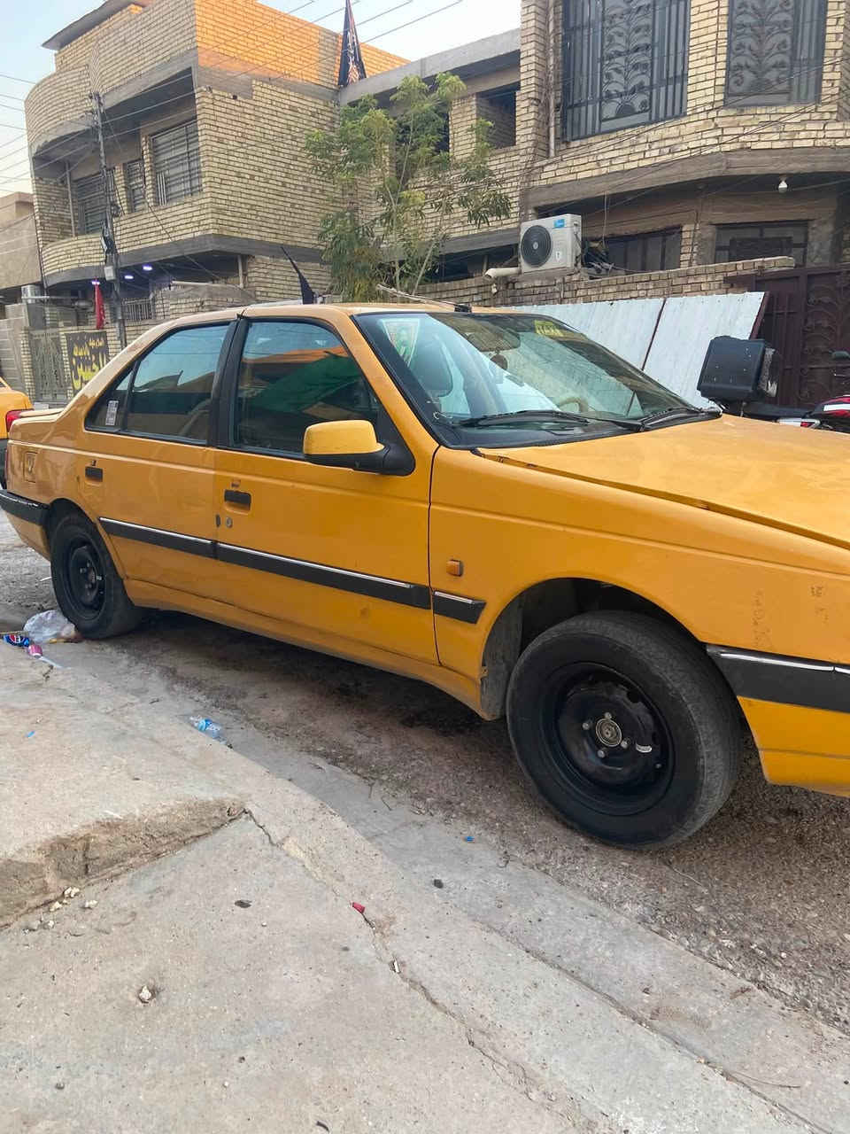 سلام عليكم بيجو لميس مديل 2015مصفر هية وغرامات رقم جديد سيارة خير من اللة تبريد شغال عنوان بغداد الزعفرانيةرقمي *********** متواجد وتساب
