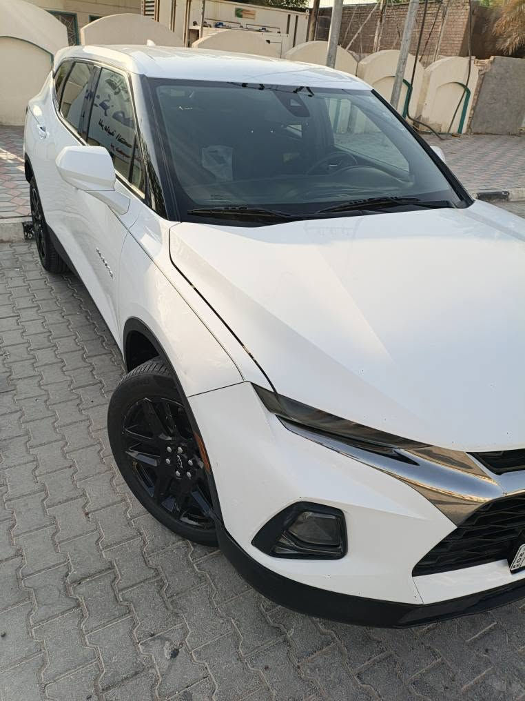 بلايزر 2021 رقم اربيل الجديد حادثها بنيد فقط 

✅ بيع أو مراوس ✅ 0
مواصفاتها: 
6 سلندر 3600 المرغوب 
3 انضمة قياده ( نورمال - سبورت - جليد )
تحديد مسار 
Auto stop. 
سايد بريد دكمه
رادار 
كروس سرعه متفاعل 
شاشه بلادي ابل كار بلي واندرويد اوتو 
كامره دواره 
منفذ شحن امامي خلفي 
تبريد قطعتين امامي خلفي منفصل 
كشن السايق كهرباء 
4 دكم الجام اوتو 

السيارة بيها تخم تاير جديد و منضومة تبريد جديده تبريد ثلج 
مكاني نجف //  *********** اتصل وبيك خير وتدلل النجف, العراق
