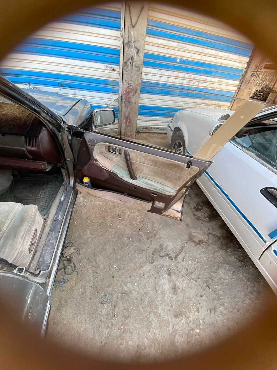 السلام عليكم 
هارتوب البيع موديل 92  كير مكينه بطه 2500 ديلكو سياره ع وضع شركه بيه جراد ورصعات قليله كهربايات كله شغله بيه منظومه مال زنون كامله  صدره كدام منفوض وخلفي نص عمر  السعر 32بيه مجال قليل رقم لانبار بسمي 28  مكانه واسط الزبيديه لاستفسار لاتصال ***********
