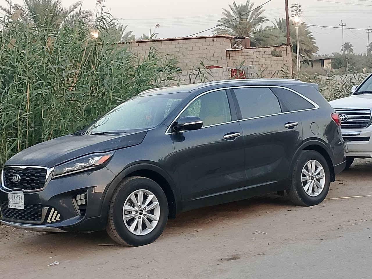 السلام عليكم ورحمه الله وبركاته
سونتو  للبيع موديل 20 مكينه 4 سلنطدر 7 راكب تبريد ثلاجه بيها قطعه واحده البنيد والباقي كله كفاله عامه تخون تاير حداديه خلفيه اماميه جديده مكان السياره كربلاء طويريج شط الله السعر 170 وبيها مجال رقم التلفون الشراي يتصلوا بيكم خير وتدللون ***********
