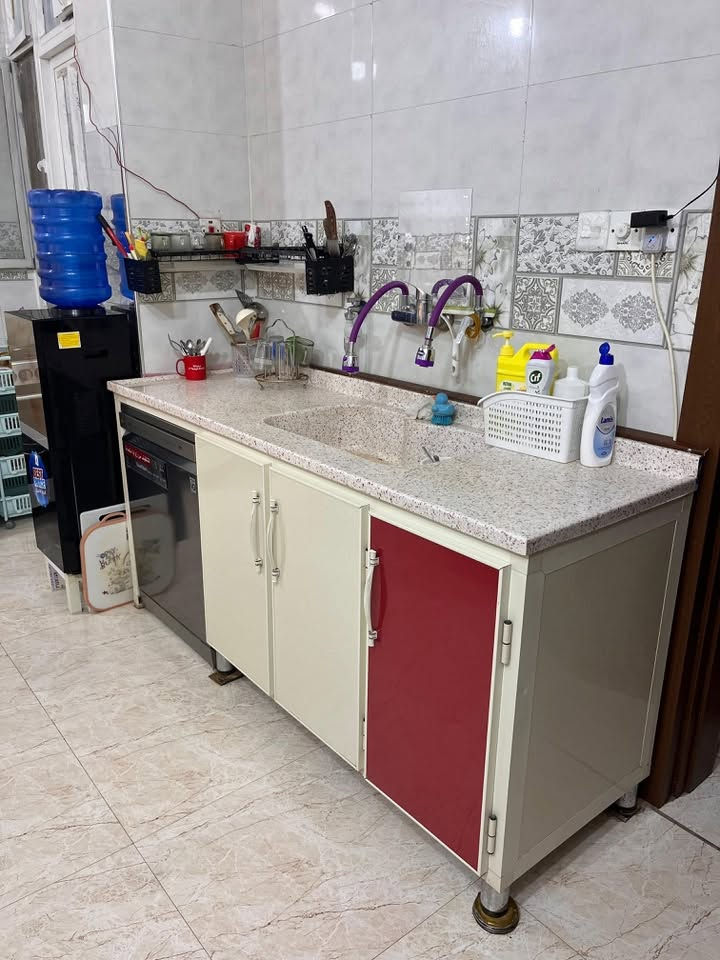 كاونتر للبيع
المنيوم درجة اولى و حجر من اجود الانواع بحالة ممتازة جداً 

📍العنوان: الثعالبة الثانية 
🗒️لمعرفة التفاصيل التواصل على الارقام: 

***********

***********
