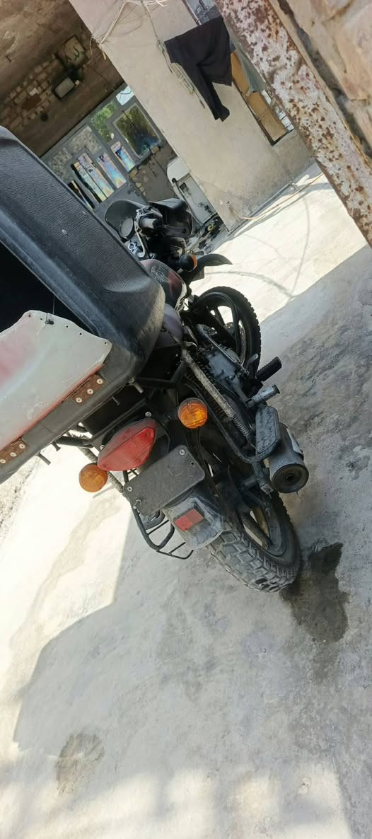 سلام عليكم دراجه بوكسر موديل 23 رقم نكليزي سنويه بسمي مكينه كايمه يراد تجفيت لتواصل (***********) واتساب
